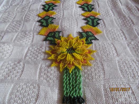 <div style=margin-left:10px><h1>украшение с подвеской подсолнух</h1><p><a href="/catalog/bijuteriya/">Біжутерія</a> » <a href="/catalog/bijuteriya/kole--ojerele/">Кольє, намисто</a></p><i class="fa fa-map-marker"></i> Запорожская область, Запорожье<br /><br /><div class="socdata"><script src="//yastatic.net/es5-shims/0.0.2/es5-shims.min.js"></script>
                                            <script src="//yastatic.net/share2/share.js"></script>
                                            <div class="ya-share2" data-services="facebook,gplus,twitter,lj,viber,whatsapp,skype" data-counter=""></div></div>