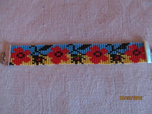 <div style=margin-left:10px><h1>браслеты из бисера</h1><p><a href="/catalog/bijuteriya/">Біжутерія</a> » <a href="/catalog/bijuteriya/braslety/">Браслети</a></p><i class="fa fa-map-marker"></i> Запорожская область, Запорожье<br /><br /><div class="socdata"><script src="//yastatic.net/es5-shims/0.0.2/es5-shims.min.js"></script>
                                            <script src="//yastatic.net/share2/share.js"></script>
                                            <div class="ya-share2" data-services="facebook,gplus,twitter,lj,viber,whatsapp,skype" data-counter=""></div></div>