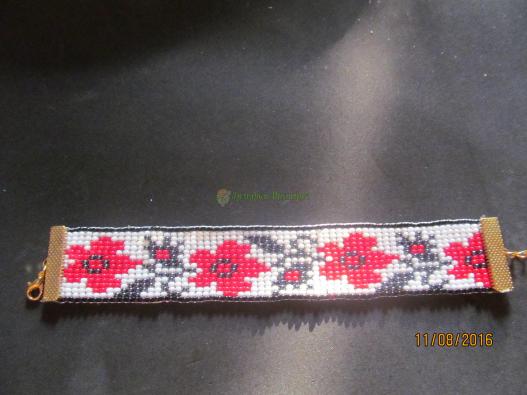 <div style=margin-left:10px><h1>браслеты из бисера</h1><p><a href="/catalog/bijuteriya/">Біжутерія</a> » <a href="/catalog/bijuteriya/braslety/">Браслети</a></p><i class="fa fa-map-marker"></i> Запорожская область, Запорожье<br /><br /><div class="socdata"><script src="//yastatic.net/es5-shims/0.0.2/es5-shims.min.js"></script>
                                            <script src="//yastatic.net/share2/share.js"></script>
                                            <div class="ya-share2" data-services="facebook,gplus,twitter,lj,viber,whatsapp,skype" data-counter=""></div></div>