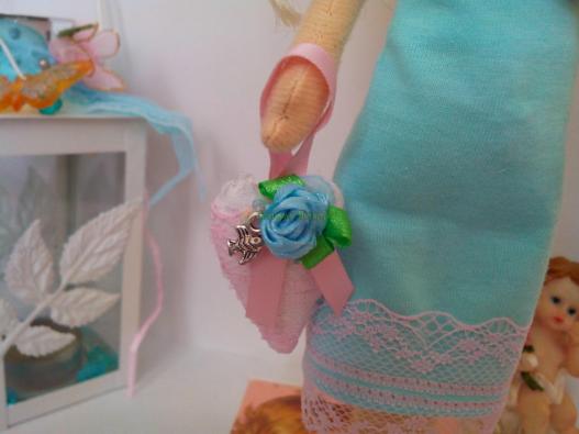 <div style=margin-left:10px><h1>Интерьерная кукла Марта</h1><p><a href="/catalog/igrushki/">Iграшки</a> » <a href="/catalog/igrushki/kukly/">Кукли</a></p><i class="fa fa-map-marker"></i> Кировоградская область, Кировоград<br /><br /><div class="socdata"><script src="//yastatic.net/es5-shims/0.0.2/es5-shims.min.js"></script>
                                            <script src="//yastatic.net/share2/share.js"></script>
                                            <div class="ya-share2" data-services="facebook,gplus,twitter,lj,viber,whatsapp,skype" data-counter=""></div></div>