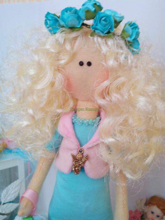 <div style=margin-left:10px><h1>Интерьерная кукла Марта</h1><p><a href="/catalog/igrushki/">Iграшки</a> » <a href="/catalog/igrushki/kukly/">Кукли</a></p><i class="fa fa-map-marker"></i> Кировоградская область, Кировоград<br /><br /><div class="socdata"><script src="//yastatic.net/es5-shims/0.0.2/es5-shims.min.js"></script>
                                            <script src="//yastatic.net/share2/share.js"></script>
                                            <div class="ya-share2" data-services="facebook,gplus,twitter,lj,viber,whatsapp,skype" data-counter=""></div></div>