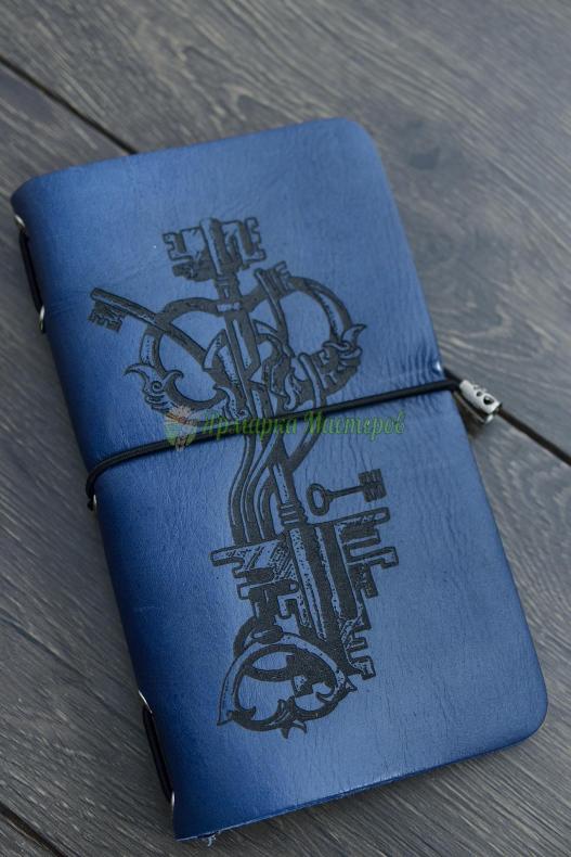 <div style=margin-left:10px><h1>Блокнот "Ключ к мечте"</h1><p><a href="/catalog/kancelyarskie-tovary/">Канцелярські товари</a> » <a href="/catalog/kancelyarskie-tovary/bloknoty/">Блокноти</a></p><i class="fa fa-map-marker"></i> Харьковская область, Харьков<br /><br /><div class="socdata"><script src="//yastatic.net/es5-shims/0.0.2/es5-shims.min.js"></script>
                                            <script src="//yastatic.net/share2/share.js"></script>
                                            <div class="ya-share2" data-services="facebook,gplus,twitter,lj,viber,whatsapp,skype" data-counter=""></div></div>