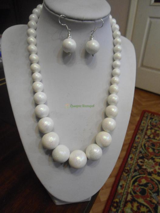 <div style=margin-left:10px><h1>Бусы и серьги</h1><p><a href="/catalog/lepka/">Ліплення</a> » <a href="/catalog/lepka/polimernaya-glina/">Полімерна глина
</a></p><i class="fa fa-map-marker"></i> Днепропетровская область, Ингулец<br /><br /><div class="socdata"><script src="//yastatic.net/es5-shims/0.0.2/es5-shims.min.js"></script>
                                            <script src="//yastatic.net/share2/share.js"></script>
                                            <div class="ya-share2" data-services="facebook,gplus,twitter,lj,viber,whatsapp,skype" data-counter=""></div></div>