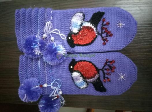 <div style=margin-left:10px><h1>Варежки "Снегири"</h1><p><a href="/catalog/rukodelie/">Рукоділля</a> » <a href="/catalog/rukodelie/rukodelie--obschee/">Рукоділля, загальне</a></p><i class="fa fa-map-marker"></i> Днепропетровская область, Кривой Рог<br /><br /><div class="socdata"><script src="//yastatic.net/es5-shims/0.0.2/es5-shims.min.js"></script>
                                            <script src="//yastatic.net/share2/share.js"></script>
                                            <div class="ya-share2" data-services="facebook,gplus,twitter,lj,viber,whatsapp,skype" data-counter=""></div></div>