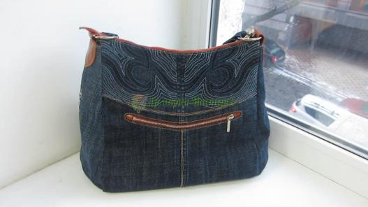 <div style=margin-left:10px><h1>сумка на каждый день- деним</h1><p><a href="/catalog/shite/">Шиття</a> » <a href="/catalog/shite/tekstilnye-aksessuary/">Текстильні аксесуари</a></p><i class="fa fa-map-marker"></i> Киевская область, <br /><br /><div class="socdata"><script src="//yastatic.net/es5-shims/0.0.2/es5-shims.min.js"></script>
                                            <script src="//yastatic.net/share2/share.js"></script>
                                            <div class="ya-share2" data-services="facebook,gplus,twitter,lj,viber,whatsapp,skype" data-counter=""></div></div>