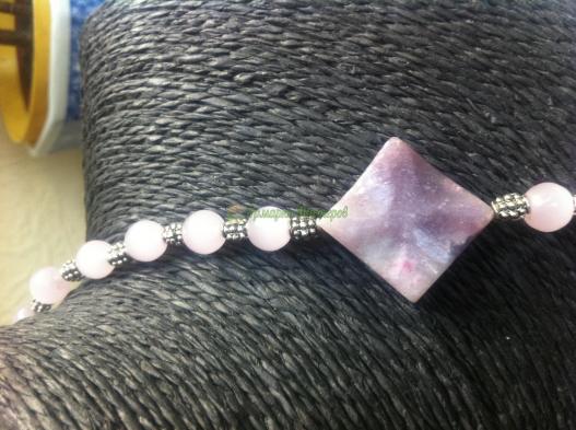 <div style=margin-left:10px><h1>Бусы из яшмы</h1><p><a href="/catalog/yvelirnue_izdeliya/">Ювелірні вироби
</a> » <a href="/catalog/yvelirnue_izdeliya/busy/">Намиста</a></p><i class="fa fa-map-marker"></i> Львовская область, Львов<br /><br /><div class="socdata"><script src="//yastatic.net/es5-shims/0.0.2/es5-shims.min.js"></script>
                                            <script src="//yastatic.net/share2/share.js"></script>
                                            <div class="ya-share2" data-services="facebook,gplus,twitter,lj,viber,whatsapp,skype" data-counter=""></div></div>