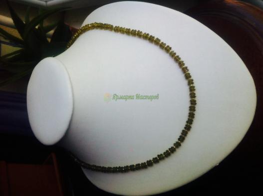 <div style=margin-left:10px><h1>Бусы - перидот хризолит природный</h1><p><a href="/catalog/yvelirnue_izdeliya/">Ювелірні вироби
</a> » <a href="/catalog/yvelirnue_izdeliya/busy/">Намиста</a></p><i class="fa fa-map-marker"></i> Львовская область, Львов<br /><br /><div class="socdata"><script src="//yastatic.net/es5-shims/0.0.2/es5-shims.min.js"></script>
                                            <script src="//yastatic.net/share2/share.js"></script>
                                            <div class="ya-share2" data-services="facebook,gplus,twitter,lj,viber,whatsapp,skype" data-counter=""></div></div>