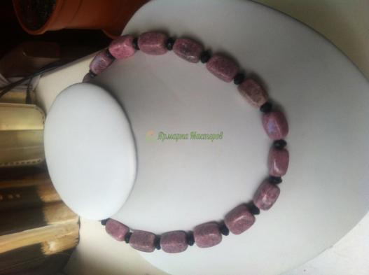 <div style=margin-left:10px><h1> Родохрозит - натуральный камень</h1><p><a href="/catalog/yvelirnue_izdeliya/">Ювелірні вироби
</a> » <a href="/catalog/yvelirnue_izdeliya/busy/">Намиста</a></p><i class="fa fa-map-marker"></i> Львовская область, Львов<br /><br /><div class="socdata"><script src="//yastatic.net/es5-shims/0.0.2/es5-shims.min.js"></script>
                                            <script src="//yastatic.net/share2/share.js"></script>
                                            <div class="ya-share2" data-services="facebook,gplus,twitter,lj,viber,whatsapp,skype" data-counter=""></div></div>