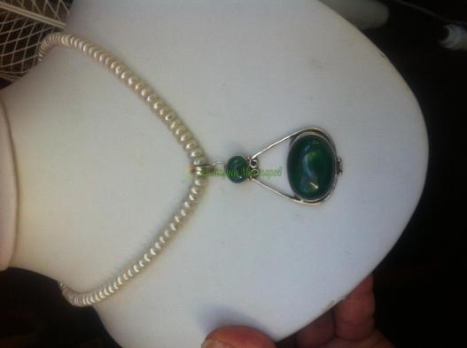 <div style=margin-left:10px><h1>Бусы ожерелье из жемчуга речного с натуральными камнями</h1><p><a href="/catalog/yvelirnue_izdeliya/">Ювелірні вироби
</a> » <a href="/catalog/yvelirnue_izdeliya/busy/">Намиста</a></p><i class="fa fa-map-marker"></i> Львовская область, Львов<br /><br /><div class="socdata"><script src="//yastatic.net/es5-shims/0.0.2/es5-shims.min.js"></script>
                                            <script src="//yastatic.net/share2/share.js"></script>
                                            <div class="ya-share2" data-services="facebook,gplus,twitter,lj,viber,whatsapp,skype" data-counter=""></div></div>