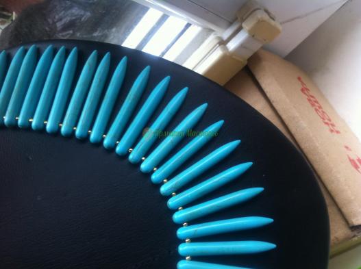 <div style=margin-left:10px><h1>Бусы бирюзовые с "золотом"</h1><p><a href="/catalog/yvelirnue_izdeliya/">Ювелірні вироби
</a> » <a href="/catalog/yvelirnue_izdeliya/busy/">Намиста</a></p><i class="fa fa-map-marker"></i> Львовская область, Львов<br /><br /><div class="socdata"><script src="//yastatic.net/es5-shims/0.0.2/es5-shims.min.js"></script>
                                            <script src="//yastatic.net/share2/share.js"></script>
                                            <div class="ya-share2" data-services="facebook,gplus,twitter,lj,viber,whatsapp,skype" data-counter=""></div></div>