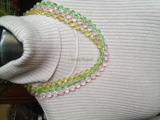 <div style=margin-left:10px><h1>Бусы - чешское стекло</h1><p><a href="/catalog/yvelirnue_izdeliya/">Ювелірні вироби
</a> » <a href="/catalog/yvelirnue_izdeliya/busy/">Намиста</a></p><i class="fa fa-map-marker"></i> Львовская область, Львов<br /><br /><div class="socdata"><script src="//yastatic.net/es5-shims/0.0.2/es5-shims.min.js"></script>
                                            <script src="//yastatic.net/share2/share.js"></script>
                                            <div class="ya-share2" data-services="facebook,gplus,twitter,lj,viber,whatsapp,skype" data-counter=""></div></div>