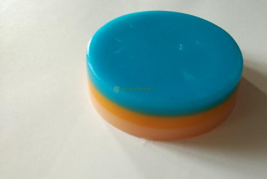 <div style=margin-left:10px><h1>Мыло ручной работы "Трехслойный круг"</h1><p><a href="/catalog/podarki--suveniry/">Подарунки, сувеніри</a> » <a href="/catalog/podarki--suveniry/mylo/">Мило</a></p><i class="fa fa-map-marker"></i> Киевская область, Киев<br /><br /><div class="socdata"><script src="//yastatic.net/es5-shims/0.0.2/es5-shims.min.js"></script>
                                            <script src="//yastatic.net/share2/share.js"></script>
                                            <div class="ya-share2" data-services="facebook,gplus,twitter,lj,viber,whatsapp,skype" data-counter=""></div></div>