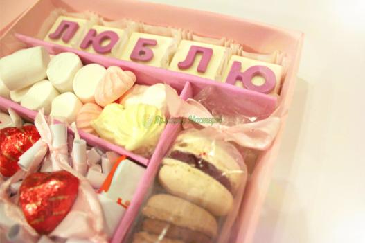 <div style=margin-left:10px><h1>Подарочный набор для любимых</h1><p><a href="/catalog/podarki--suveniry/">Подарунки, сувеніри</a> » <a href="/catalog/podarki--suveniry/podarki/">Подарунки</a></p><i class="fa fa-map-marker"></i> Харьковская область, Харьков<br /><br /><div class="socdata"><script src="//yastatic.net/es5-shims/0.0.2/es5-shims.min.js"></script>
                                            <script src="//yastatic.net/share2/share.js"></script>
                                            <div class="ya-share2" data-services="facebook,gplus,twitter,lj,viber,whatsapp,skype" data-counter=""></div></div>