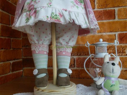 <div style=margin-left:10px><h1>Авторская интерьерная текстильная кукла</h1><p><a href="/catalog/igrushki/">Iграшки</a> » <a href="/catalog/igrushki/kukly/">Кукли</a></p><i class="fa fa-map-marker"></i> Харьковская область, Бабаи<br /><br /><div class="socdata"><script src="//yastatic.net/es5-shims/0.0.2/es5-shims.min.js"></script>
                                            <script src="//yastatic.net/share2/share.js"></script>
                                            <div class="ya-share2" data-services="facebook,gplus,twitter,lj,viber,whatsapp,skype" data-counter=""></div></div>