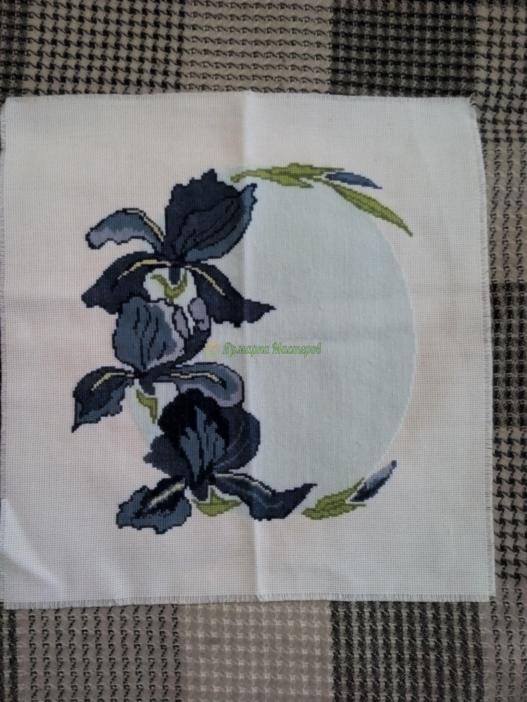 <div style=margin-left:10px><h1>Продажа вышивок на любой вкус</h1><p><a href="/catalog/kartiny/">Картини</a> » <a href="/catalog/kartiny/vyshitye/">Вишиті</a></p><i class="fa fa-map-marker"></i> Херсонская область, Херсон<br /><br /><div class="socdata"><script src="//yastatic.net/es5-shims/0.0.2/es5-shims.min.js"></script>
                                            <script src="//yastatic.net/share2/share.js"></script>
                                            <div class="ya-share2" data-services="facebook,gplus,twitter,lj,viber,whatsapp,skype" data-counter=""></div></div>