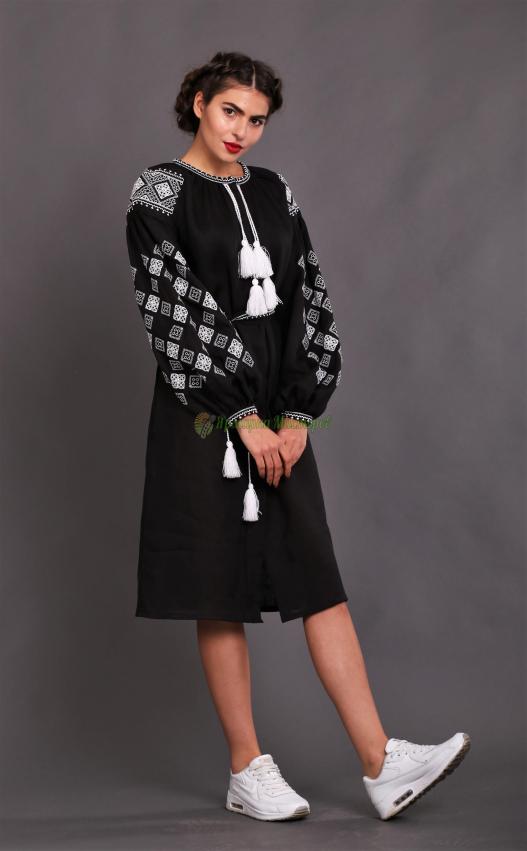 <div style=margin-left:10px><h1>Платье с вышивкой "Окошко-2" ( чёрный лён)</h1><p><a href="/catalog/shite/">Шиття</a> » <a href="/catalog/shite/shite--odejda/">Шиття, одяг</a></p><i class="fa fa-map-marker"></i> Полтавская область, Полтава<br /><br /><div class="socdata"><script src="//yastatic.net/es5-shims/0.0.2/es5-shims.min.js"></script>
                                            <script src="//yastatic.net/share2/share.js"></script>
                                            <div class="ya-share2" data-services="facebook,gplus,twitter,lj,viber,whatsapp,skype" data-counter=""></div></div>