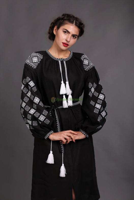 <div style=margin-left:10px><h1>Платье с вышивкой "Окошко-2" ( чёрный лён)</h1><p><a href="/catalog/shite/">Шиття</a> » <a href="/catalog/shite/shite--odejda/">Шиття, одяг</a></p><i class="fa fa-map-marker"></i> Полтавская область, Полтава<br /><br /><div class="socdata"><script src="//yastatic.net/es5-shims/0.0.2/es5-shims.min.js"></script>
                                            <script src="//yastatic.net/share2/share.js"></script>
                                            <div class="ya-share2" data-services="facebook,gplus,twitter,lj,viber,whatsapp,skype" data-counter=""></div></div>