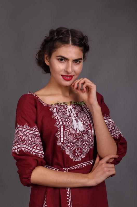 <div style=margin-left:10px><h1>Платье вышиванка "Твори мир" (бордовый лён)</h1><p><a href="/catalog/shite/">Шиття</a> » <a href="/catalog/shite/shite--odejda/">Шиття, одяг</a></p><i class="fa fa-map-marker"></i> Полтавская область, Полтава<br /><br /><div class="socdata"><script src="//yastatic.net/es5-shims/0.0.2/es5-shims.min.js"></script>
                                            <script src="//yastatic.net/share2/share.js"></script>
                                            <div class="ya-share2" data-services="facebook,gplus,twitter,lj,viber,whatsapp,skype" data-counter=""></div></div>