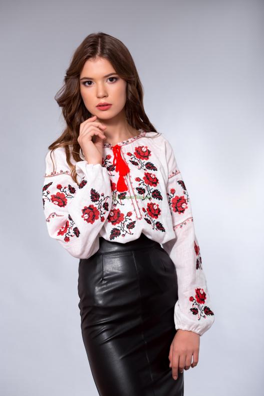 <div style=margin-left:10px><h1>Женская украинская вышиванка "Роза"</h1><p><a href="/catalog/shite/">Шиття</a> » <a href="/catalog/shite/shite--odejda/">Шиття, одяг</a></p><i class="fa fa-map-marker"></i> Полтавская область, Полтава<br /><br /><div class="socdata"><script src="//yastatic.net/es5-shims/0.0.2/es5-shims.min.js"></script>
                                            <script src="//yastatic.net/share2/share.js"></script>
                                            <div class="ya-share2" data-services="facebook,gplus,twitter,lj,viber,whatsapp,skype" data-counter=""></div></div>