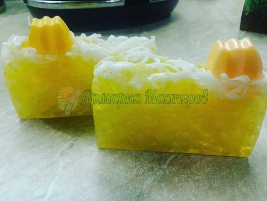 <div style=margin-left:10px><h1>Мыло и косметика</h1><p><a href="/catalog/podarki--suveniry/">Подарунки, сувеніри</a> » <a href="/catalog/podarki--suveniry/mylo/">Мило</a></p><i class="fa fa-map-marker"></i> Киевская область, Киев<br /><br /><div class="socdata"><script src="//yastatic.net/es5-shims/0.0.2/es5-shims.min.js"></script>
                                            <script src="//yastatic.net/share2/share.js"></script>
                                            <div class="ya-share2" data-services="facebook,gplus,twitter,lj,viber,whatsapp,skype" data-counter=""></div></div>