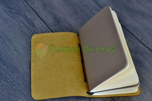 <div style=margin-left:10px><h1>Блокнот </h1><p><a href="/catalog/kancelyarskie-tovary/">Канцелярські товари</a> » <a href="/catalog/kancelyarskie-tovary/bloknoty/">Блокноти</a></p><i class="fa fa-map-marker"></i> Харьковская область, Харьков<br /><br /><div class="socdata"><script src="//yastatic.net/es5-shims/0.0.2/es5-shims.min.js"></script>
                                            <script src="//yastatic.net/share2/share.js"></script>
                                            <div class="ya-share2" data-services="facebook,gplus,twitter,lj,viber,whatsapp,skype" data-counter=""></div></div>