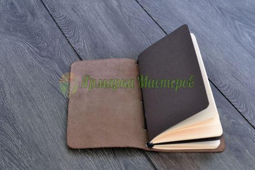 <div style=margin-left:10px><h1>Блокнот </h1><p><a href="/catalog/kancelyarskie-tovary/">Канцелярські товари</a> » <a href="/catalog/kancelyarskie-tovary/bloknoty/">Блокноти</a></p><i class="fa fa-map-marker"></i> Харьковская область, Харьков<br /><br /><div class="socdata"><script src="//yastatic.net/es5-shims/0.0.2/es5-shims.min.js"></script>
                                            <script src="//yastatic.net/share2/share.js"></script>
                                            <div class="ya-share2" data-services="facebook,gplus,twitter,lj,viber,whatsapp,skype" data-counter=""></div></div>