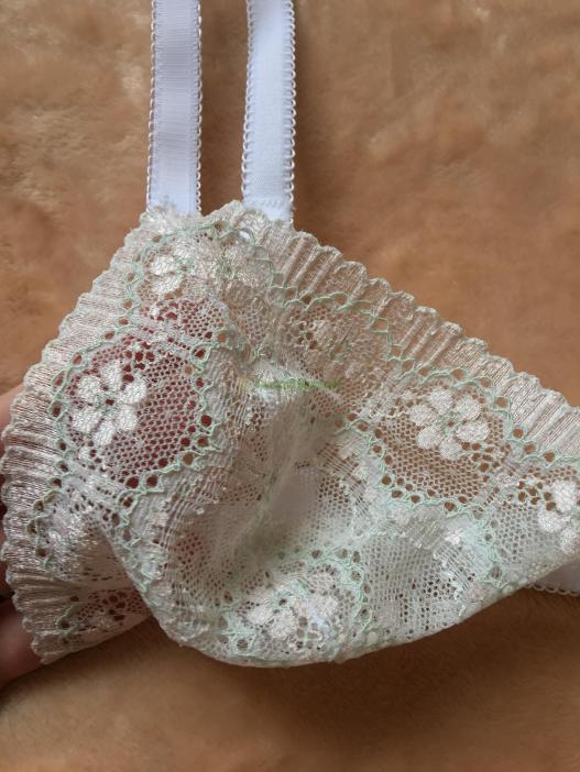 <div style=margin-left:10px><h1>Нежный молочный комплект</h1><p><a href="/catalog/shite/">Шиття</a> » <a href="/catalog/shite/shite--odejda/">Шиття, одяг</a></p><i class="fa fa-map-marker"></i> Донецкая область, Дружковка<br /><br /><div class="socdata"><script src="//yastatic.net/es5-shims/0.0.2/es5-shims.min.js"></script>
                                            <script src="//yastatic.net/share2/share.js"></script>
                                            <div class="ya-share2" data-services="facebook,gplus,twitter,lj,viber,whatsapp,skype" data-counter=""></div></div>