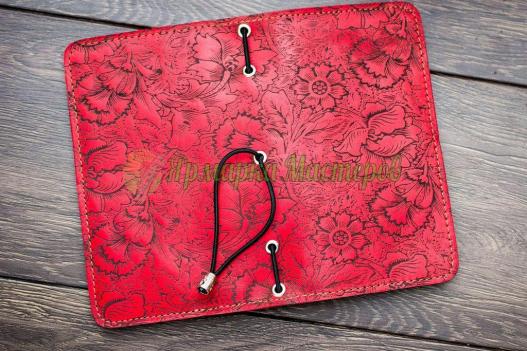 <div style=margin-left:10px><h1>Блокнот путешественника Voyager</h1><p><a href="/catalog/podarki--suveniry/">Подарунки, сувеніри</a> » <a href="/catalog/podarki--suveniry/podarki/">Подарунки</a></p><i class="fa fa-map-marker"></i> Харьковская область, Харьков<br /><br /><div class="socdata"><script src="//yastatic.net/es5-shims/0.0.2/es5-shims.min.js"></script>
                                            <script src="//yastatic.net/share2/share.js"></script>
                                            <div class="ya-share2" data-services="facebook,gplus,twitter,lj,viber,whatsapp,skype" data-counter=""></div></div>