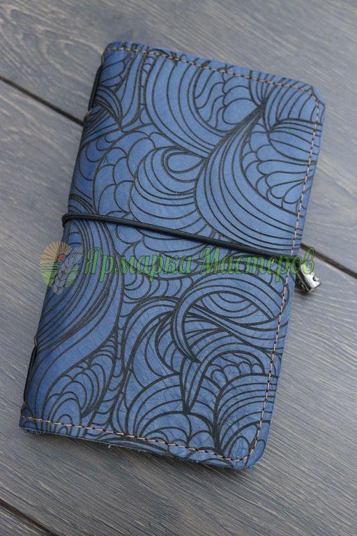 <div style=margin-left:10px><h1>Блокнот путешественника Voyager</h1><p><a href="/catalog/podarki--suveniry/">Подарунки, сувеніри</a> » <a href="/catalog/podarki--suveniry/podarki/">Подарунки</a></p><i class="fa fa-map-marker"></i> Харьковская область, Харьков<br /><br /><script src="//yastatic.net/es5-shims/0.0.2/es5-shims.min.js"></script>
                                            <script src="//yastatic.net/share2/share.js"></script>
                                            <div class="ya-share2" data-services="facebook,gplus,twitter,lj,viber,whatsapp,skype" data-counter=""></div><br /><div class="socdata"></div></div>