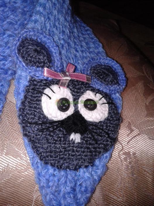 <div style=margin-left:10px><h1>Комплект из шарфа "Мышка" и рукавичек</h1><p><a href="/catalog/rukodelie/">Рукоділля</a> » <a href="/catalog/rukodelie/rukodelie--obschee/">Рукоділля, загальне</a></p><i class="fa fa-map-marker"></i> Сумская область, Сумы<br /><br /><div class="socdata"><script src="//yastatic.net/es5-shims/0.0.2/es5-shims.min.js"></script>
                                            <script src="//yastatic.net/share2/share.js"></script>
                                            <div class="ya-share2" data-services="facebook,gplus,twitter,lj,viber,whatsapp,skype" data-counter=""></div></div>