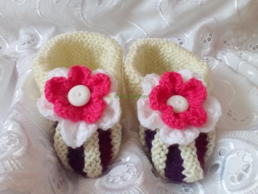 <div style=margin-left:10px><h1>Тапочки-цветочки для девочки</h1><p><a href="/catalog/rukodelie/">Рукоділля</a> » <a href="/catalog/rukodelie/rukodelie--obschee/">Рукоділля, загальне</a></p><i class="fa fa-map-marker"></i> Сумская область, Сумы<br /><br /><div class="socdata"><script src="//yastatic.net/es5-shims/0.0.2/es5-shims.min.js"></script>
                                            <script src="//yastatic.net/share2/share.js"></script>
                                            <div class="ya-share2" data-services="facebook,gplus,twitter,lj,viber,whatsapp,skype" data-counter=""></div></div>