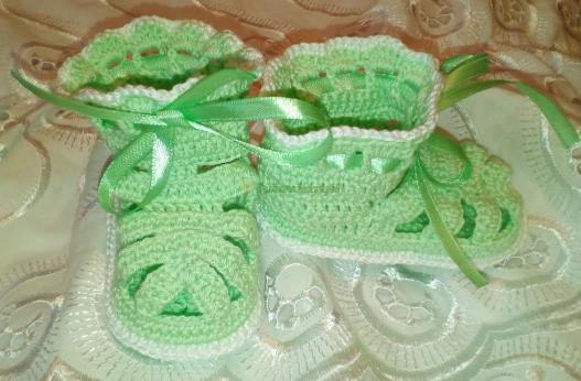 <div style=margin-left:10px><h1>Пинетки-босоножки с лентами для малыша</h1><p><a href="/catalog/rukodelie/">Рукоділля</a> » <a href="/catalog/rukodelie/rukodelie--obschee/">Рукоділля, загальне</a></p><i class="fa fa-map-marker"></i> Сумская область, Сумы<br /><br /><div class="socdata"><script src="//yastatic.net/es5-shims/0.0.2/es5-shims.min.js"></script>
                                            <script src="//yastatic.net/share2/share.js"></script>
                                            <div class="ya-share2" data-services="facebook,gplus,twitter,lj,viber,whatsapp,skype" data-counter=""></div></div>