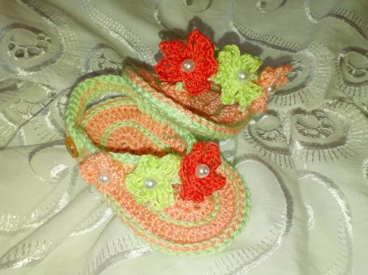 <div style=margin-left:10px><h1>Пинетки-босоножки с цветочками для девочки</h1><p><a href="/catalog/rukodelie/">Рукоділля</a> » <a href="/catalog/rukodelie/rukodelie--obschee/">Рукоділля, загальне</a></p><i class="fa fa-map-marker"></i> Сумская область, Сумы<br /><br /><div class="socdata"><script src="//yastatic.net/es5-shims/0.0.2/es5-shims.min.js"></script>
                                            <script src="//yastatic.net/share2/share.js"></script>
                                            <div class="ya-share2" data-services="facebook,gplus,twitter,lj,viber,whatsapp,skype" data-counter=""></div></div>