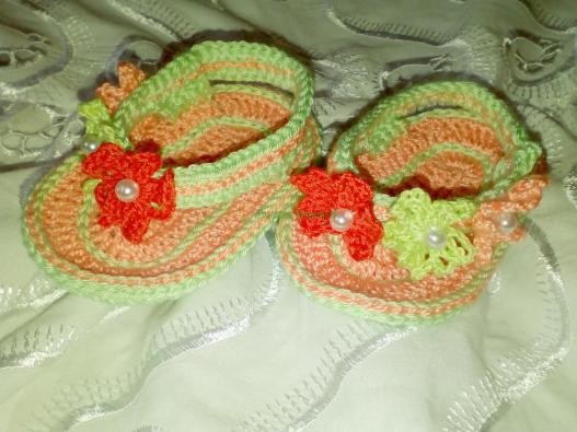 <div style=margin-left:10px><h1>Пинетки-босоножки с цветочками для девочки</h1><p><a href="/catalog/rukodelie/">Рукоділля</a> » <a href="/catalog/rukodelie/rukodelie--obschee/">Рукоділля, загальне</a></p><i class="fa fa-map-marker"></i> Сумская область, Сумы<br /><br /><div class="socdata"><script src="//yastatic.net/es5-shims/0.0.2/es5-shims.min.js"></script>
                                            <script src="//yastatic.net/share2/share.js"></script>
                                            <div class="ya-share2" data-services="facebook,gplus,twitter,lj,viber,whatsapp,skype" data-counter=""></div></div>