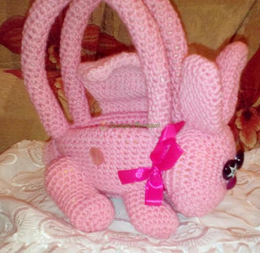 <div style=margin-left:10px><h1>Сумочка-зайка на пуговичке для девочки (с отделением для зеркальца, помадки, румяна и конфеток)</h1><p><a href="/catalog/rukodelie/">Рукоділля</a> » <a href="/catalog/rukodelie/rukodelie--obschee/">Рукоділля, загальне</a></p><i class="fa fa-map-marker"></i> Сумская область, Сумы<br /><br /><div class="socdata"><script src="//yastatic.net/es5-shims/0.0.2/es5-shims.min.js"></script>
                                            <script src="//yastatic.net/share2/share.js"></script>
                                            <div class="ya-share2" data-services="facebook,gplus,twitter,lj,viber,whatsapp,skype" data-counter=""></div></div>