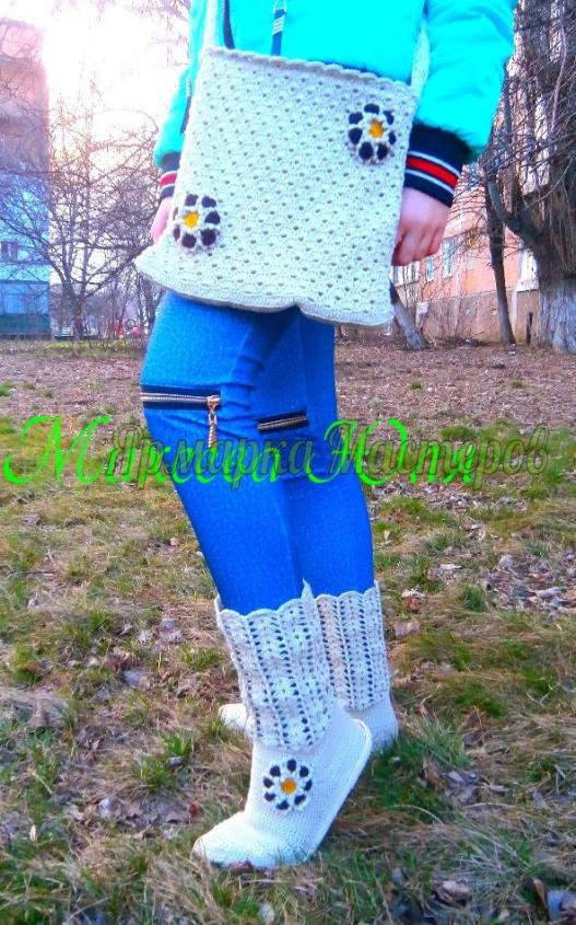 <div style=margin-left:10px><h1>Вязаные сапожки</h1><p><a href="/catalog/rukodelie/">Рукоділля</a> » <a href="/catalog/rukodelie/rukodelie--obschee/">Рукоділля, загальне</a></p><i class="fa fa-map-marker"></i> Донецкая область, Угледар<br /><br /><div class="socdata"><script src="//yastatic.net/es5-shims/0.0.2/es5-shims.min.js"></script>
                                            <script src="//yastatic.net/share2/share.js"></script>
                                            <div class="ya-share2" data-services="facebook,gplus,twitter,lj,viber,whatsapp,skype" data-counter=""></div></div>