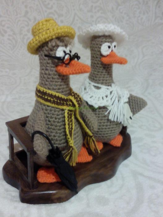 <div style=margin-left:10px><h1>Гусь с гусыней.</h1><p><a href="/catalog/podarki--suveniry/">Подарунки, сувеніри</a> » <a href="/catalog/podarki--suveniry/podarki/">Подарунки</a></p><i class="fa fa-map-marker"></i> Волынская область, Луцк<br /><br /><div class="socdata"><script src="//yastatic.net/es5-shims/0.0.2/es5-shims.min.js"></script>
                                            <script src="//yastatic.net/share2/share.js"></script>
                                            <div class="ya-share2" data-services="facebook,gplus,twitter,lj,viber,whatsapp,skype" data-counter=""></div></div>