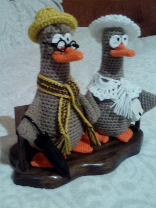 <div style=margin-left:10px><h1>Гусь с гусыней.</h1><p><a href="/catalog/podarki--suveniry/">Подарунки, сувеніри</a> » <a href="/catalog/podarki--suveniry/podarki/">Подарунки</a></p><i class="fa fa-map-marker"></i> Волынская область, Луцк<br /><br /><div class="socdata"><script src="//yastatic.net/es5-shims/0.0.2/es5-shims.min.js"></script>
                                            <script src="//yastatic.net/share2/share.js"></script>
                                            <div class="ya-share2" data-services="facebook,gplus,twitter,lj,viber,whatsapp,skype" data-counter=""></div></div>