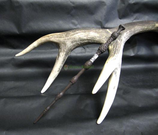 <div style=margin-left:10px><h1>Волшебная паалочка</h1><p><a href="/catalog/podarki--suveniry/">Подарунки, сувеніри</a> » <a href="/catalog/podarki--suveniry/suveniry/">Сувеніри</a></p><i class="fa fa-map-marker"></i> Киевская область, Ирпень<br /><br /><div class="socdata"><script src="//yastatic.net/es5-shims/0.0.2/es5-shims.min.js"></script>
                                            <script src="//yastatic.net/share2/share.js"></script>
                                            <div class="ya-share2" data-services="facebook,gplus,twitter,lj,viber,whatsapp,skype" data-counter=""></div></div>