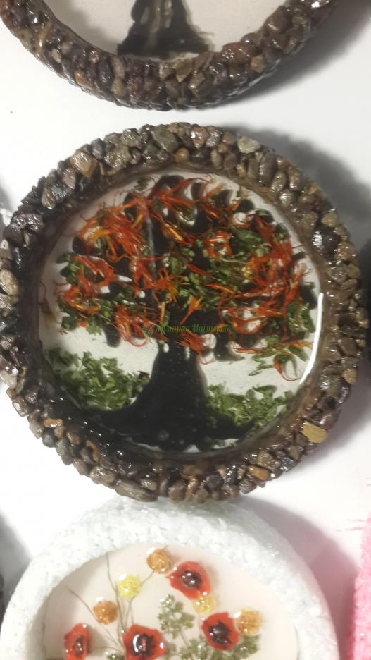 <div style=margin-left:10px><h1>Магнит из натуральных материалоа</h1><p><a href="/catalog/podarki--suveniry/">Подарунки, сувеніри</a> » <a href="/catalog/podarki--suveniry/suveniry/">Сувеніри</a></p><i class="fa fa-map-marker"></i> Херсонская область, Херсон<br /><br /><div class="socdata"><script src="//yastatic.net/es5-shims/0.0.2/es5-shims.min.js"></script>
                                            <script src="//yastatic.net/share2/share.js"></script>
                                            <div class="ya-share2" data-services="facebook,gplus,twitter,lj,viber,whatsapp,skype" data-counter=""></div></div>