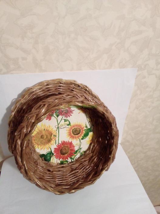 <div style=margin-left:10px><h1>Ваза Пасхальная плетеная</h1><p><a href="/catalog/ukrasheniya/">Прикраси</a> » <a href="/catalog/ukrasheniya/podarki/">Подарунки</a></p><i class="fa fa-map-marker"></i> Одесская область, Одесса<br /><br /><div class="socdata"><script src="//yastatic.net/es5-shims/0.0.2/es5-shims.min.js"></script>
                                            <script src="//yastatic.net/share2/share.js"></script>
                                            <div class="ya-share2" data-services="facebook,gplus,twitter,lj,viber,whatsapp,skype" data-counter=""></div></div>