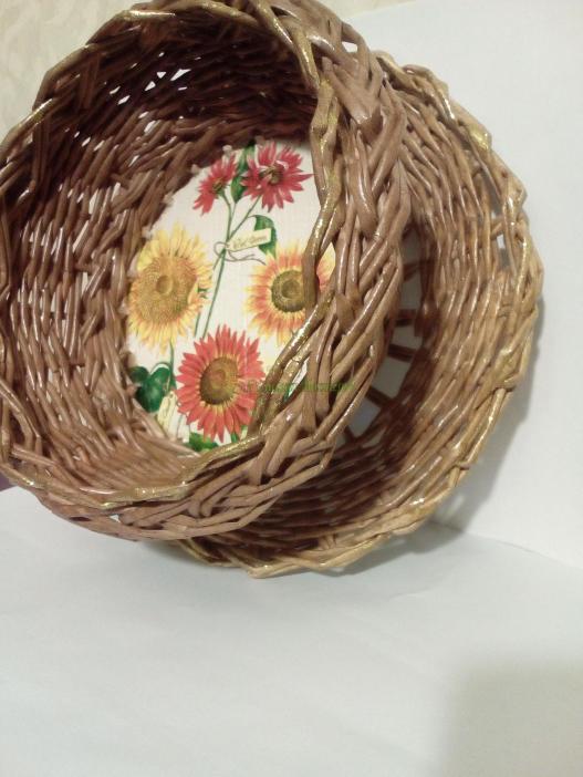 <div style=margin-left:10px><h1>Ваза Пасхальная плетеная</h1><p><a href="/catalog/ukrasheniya/">Прикраси</a> » <a href="/catalog/ukrasheniya/podarki/">Подарунки</a></p><i class="fa fa-map-marker"></i> Одесская область, Одесса<br /><br /><div class="socdata"><script src="//yastatic.net/es5-shims/0.0.2/es5-shims.min.js"></script>
                                            <script src="//yastatic.net/share2/share.js"></script>
                                            <div class="ya-share2" data-services="facebook,gplus,twitter,lj,viber,whatsapp,skype" data-counter=""></div></div>