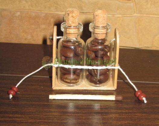 <div style=margin-left:10px><h1>Подвеска бутылочки на полочке</h1><p><a href="/catalog/podarki--suveniry/">Подарунки, сувеніри</a> » <a href="/catalog/podarki--suveniry/suveniry/">Сувеніри</a></p><i class="fa fa-map-marker"></i> Полтавская область, Полтава<br /><br /><div class="socdata"><script src="//yastatic.net/es5-shims/0.0.2/es5-shims.min.js"></script>
                                            <script src="//yastatic.net/share2/share.js"></script>
                                            <div class="ya-share2" data-services="facebook,gplus,twitter,lj,viber,whatsapp,skype" data-counter=""></div></div>