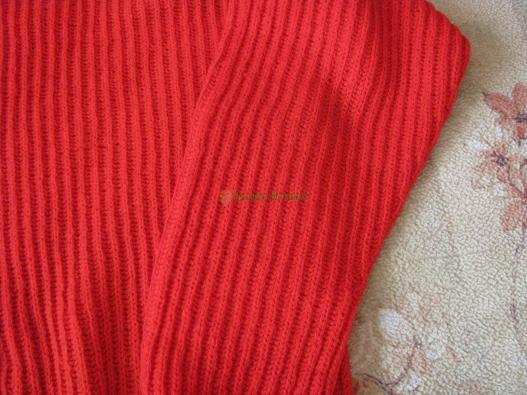 <div style=margin-left:10px><h1>Яркий мужской теплый свитер</h1><p><a href="/catalog/rukodelie/">Рукоділля</a> » <a href="/catalog/rukodelie/rukodelie--obschee/">Рукоділля, загальне</a></p><i class="fa fa-map-marker"></i> Сумская область, Сумы<br /><br /><div class="socdata"><script src="//yastatic.net/es5-shims/0.0.2/es5-shims.min.js"></script>
                                            <script src="//yastatic.net/share2/share.js"></script>
                                            <div class="ya-share2" data-services="facebook,gplus,twitter,lj,viber,whatsapp,skype" data-counter=""></div></div>