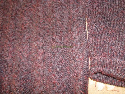 <div style=margin-left:10px><h1>Мужской теплый свитер</h1><p><a href="/catalog/rukodelie/">Рукоділля</a> » <a href="/catalog/rukodelie/rukodelie--obschee/">Рукоділля, загальне</a></p><i class="fa fa-map-marker"></i> Сумская область, Сумы<br /><br /><div class="socdata"><script src="//yastatic.net/es5-shims/0.0.2/es5-shims.min.js"></script>
                                            <script src="//yastatic.net/share2/share.js"></script>
                                            <div class="ya-share2" data-services="facebook,gplus,twitter,lj,viber,whatsapp,skype" data-counter=""></div></div>