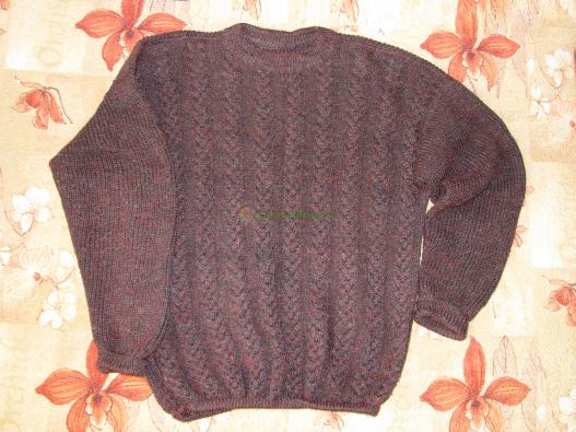 <div style=margin-left:10px><h1>Мужской теплый свитер</h1><p><a href="/catalog/rukodelie/">Рукоділля</a> » <a href="/catalog/rukodelie/rukodelie--obschee/">Рукоділля, загальне</a></p><i class="fa fa-map-marker"></i> Сумская область, Сумы<br /><br /><div class="socdata"><script src="//yastatic.net/es5-shims/0.0.2/es5-shims.min.js"></script>
                                            <script src="//yastatic.net/share2/share.js"></script>
                                            <div class="ya-share2" data-services="facebook,gplus,twitter,lj,viber,whatsapp,skype" data-counter=""></div></div>