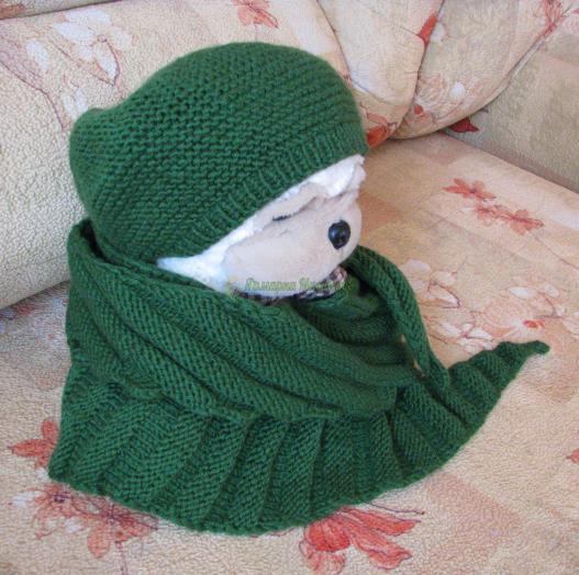 <div style=margin-left:10px><h1>Комплект из шапки и шарфа для девушки</h1><p><a href="/catalog/golovnue_ubory/">Головні убори
</a> » <a href="/catalog/golovnue_ubory/shapki/">Шапки</a></p><i class="fa fa-map-marker"></i> Сумская область, Сумы<br /><br /><div class="socdata"><script src="//yastatic.net/es5-shims/0.0.2/es5-shims.min.js"></script>
                                            <script src="//yastatic.net/share2/share.js"></script>
                                            <div class="ya-share2" data-services="facebook,gplus,twitter,lj,viber,whatsapp,skype" data-counter=""></div></div>