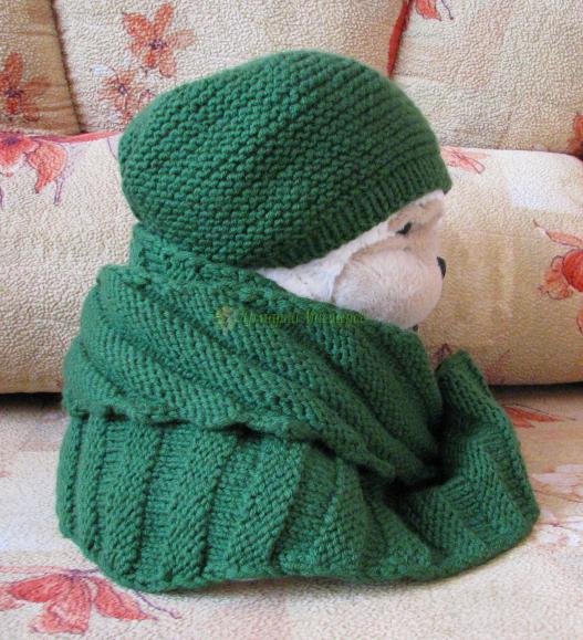 <div style=margin-left:10px><h1>Комплект из шапки и шарфа для девушки</h1><p><a href="/catalog/golovnue_ubory/">Головні убори
</a> » <a href="/catalog/golovnue_ubory/shapki/">Шапки</a></p><i class="fa fa-map-marker"></i> Сумская область, Сумы<br /><br /><div class="socdata"><script src="//yastatic.net/es5-shims/0.0.2/es5-shims.min.js"></script>
                                            <script src="//yastatic.net/share2/share.js"></script>
                                            <div class="ya-share2" data-services="facebook,gplus,twitter,lj,viber,whatsapp,skype" data-counter=""></div></div>