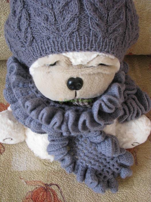 <div style=margin-left:10px><h1>Женский комплект из шапки и шарфа </h1><p><a href="/catalog/golovnue_ubory/">Головні убори
</a> » <a href="/catalog/golovnue_ubory/shapki/">Шапки</a></p><i class="fa fa-map-marker"></i> Сумская область, Сумы<br /><br /><div class="socdata"><script src="//yastatic.net/es5-shims/0.0.2/es5-shims.min.js"></script>
                                            <script src="//yastatic.net/share2/share.js"></script>
                                            <div class="ya-share2" data-services="facebook,gplus,twitter,lj,viber,whatsapp,skype" data-counter=""></div></div>