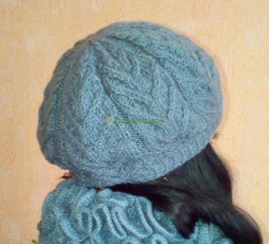 <div style=margin-left:10px><h1>Женский комплект из шапки и шарфа </h1><p><a href="/catalog/golovnue_ubory/">Головні убори
</a> » <a href="/catalog/golovnue_ubory/shapki/">Шапки</a></p><i class="fa fa-map-marker"></i> Сумская область, Сумы<br /><br /><div class="socdata"><script src="//yastatic.net/es5-shims/0.0.2/es5-shims.min.js"></script>
                                            <script src="//yastatic.net/share2/share.js"></script>
                                            <div class="ya-share2" data-services="facebook,gplus,twitter,lj,viber,whatsapp,skype" data-counter=""></div></div>